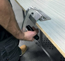 Charger l'image dans la galerie, Porte-panneau (JawClaw) | JawClaw panel gripper